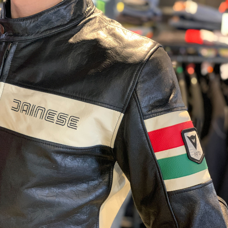 レーシングスピリットを日常に ― HF D1 LEATHER JACKET